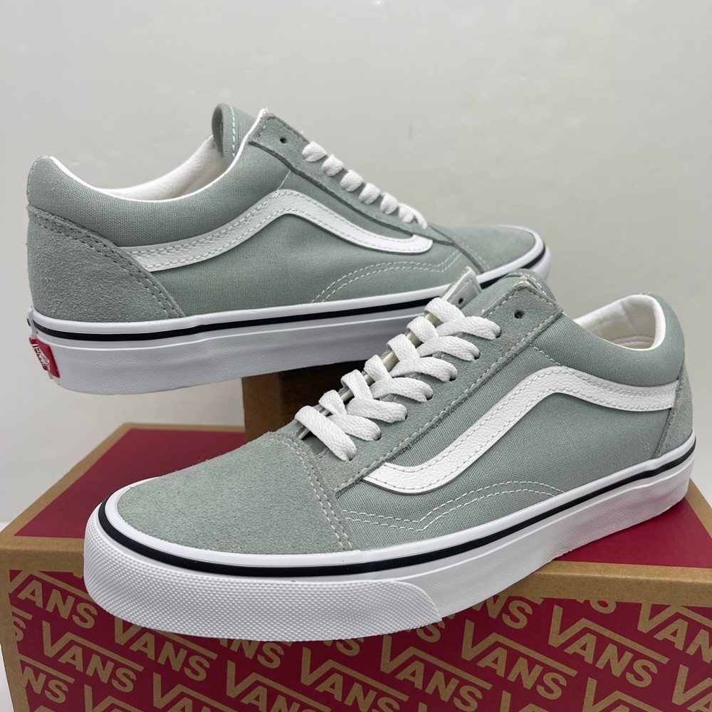 Vans WMNS Old Skool
Color Theory Pure Grey
VNO00CR5EPO Sneakers - Picture 12 of 16